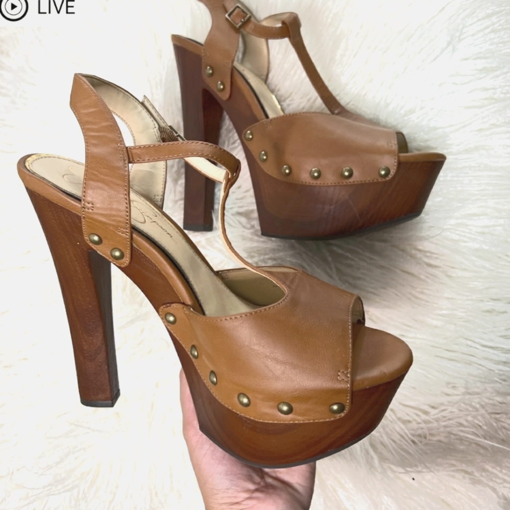 Jessica Simpson size 8 5 tan platforms